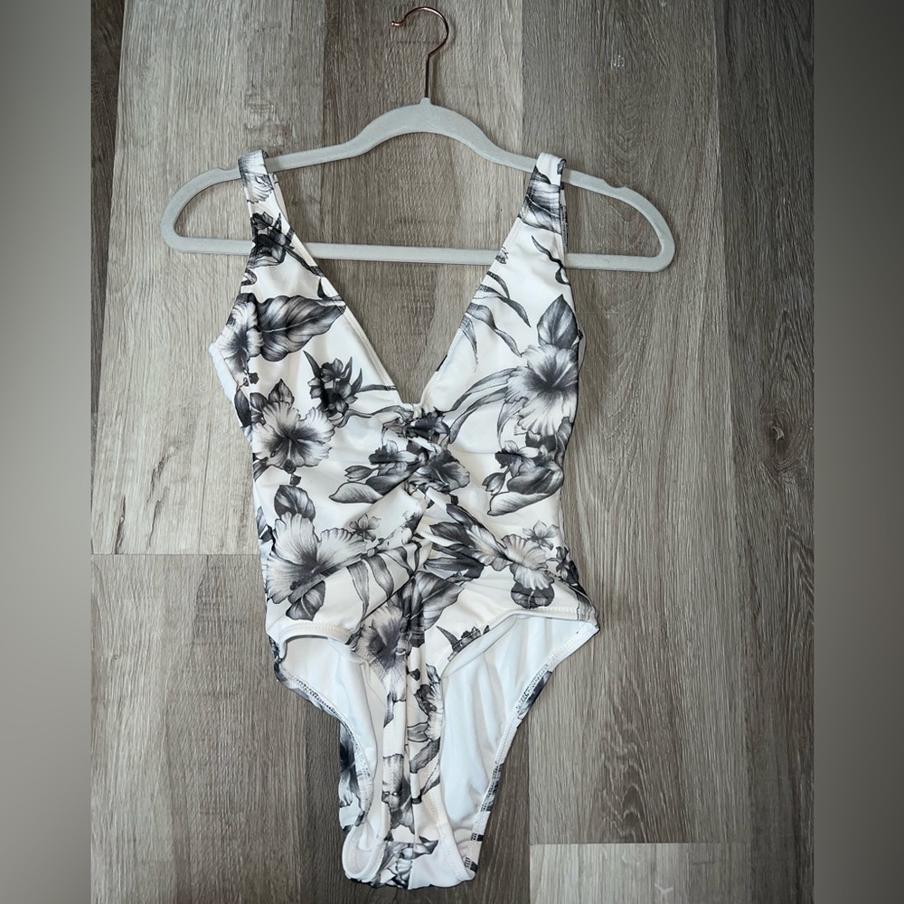White floral Print One-piece Swim suit